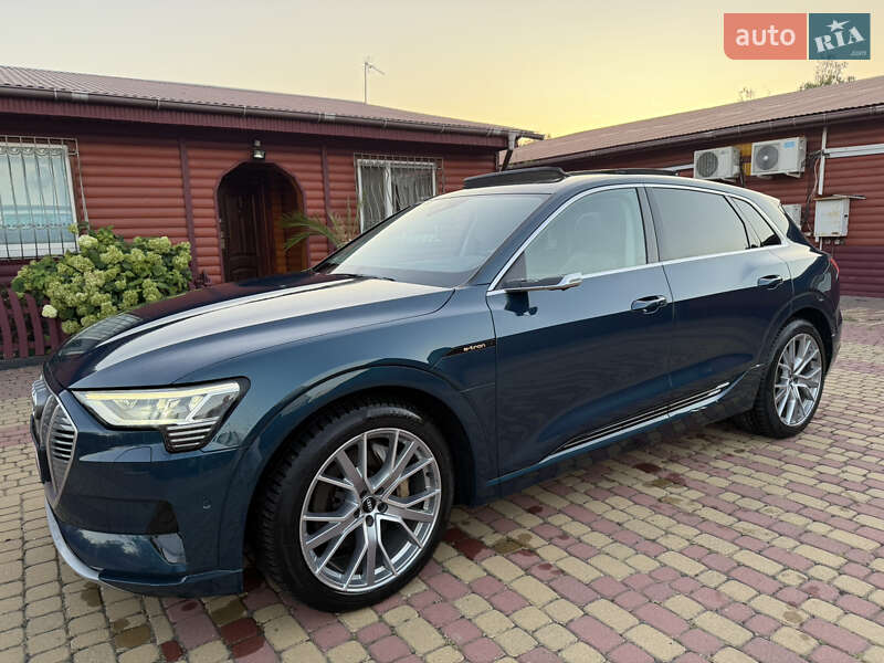 Внедорожник / Кроссовер Audi e-tron 2020 в 