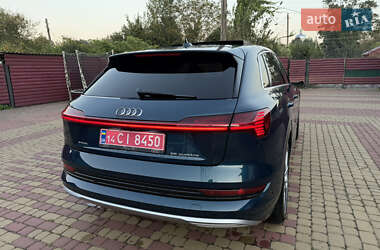 Внедорожник / Кроссовер Audi e-tron 2020 в 