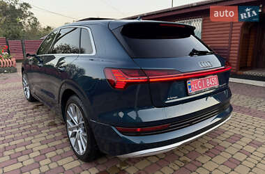 Внедорожник / Кроссовер Audi e-tron 2020 в 
