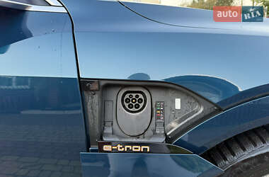 Внедорожник / Кроссовер Audi e-tron 2020 в 