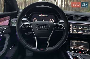 Позашляховик / Кросовер Audi e-tron 2022 в 