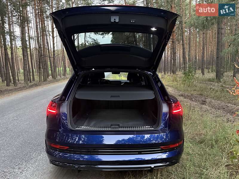 Внедорожник / Кроссовер Audi e-tron 2022 в Киеве