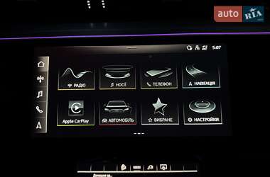 Позашляховик / Кросовер Audi e-tron 2022 в 