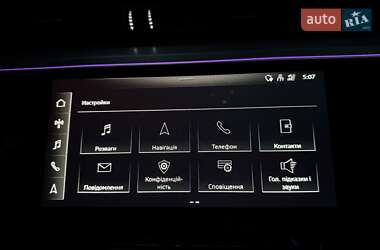Позашляховик / Кросовер Audi e-tron 2022 в 