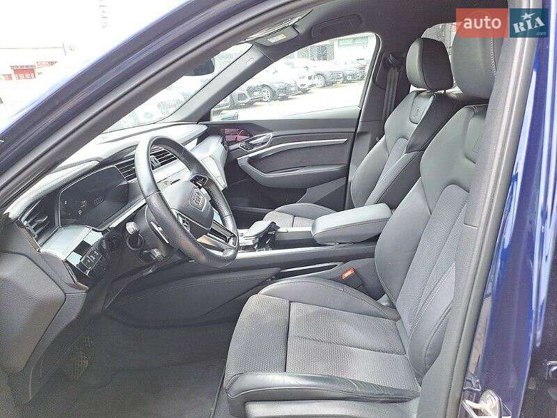 Внедорожник / Кроссовер Audi e-tron 2022 в Киеве