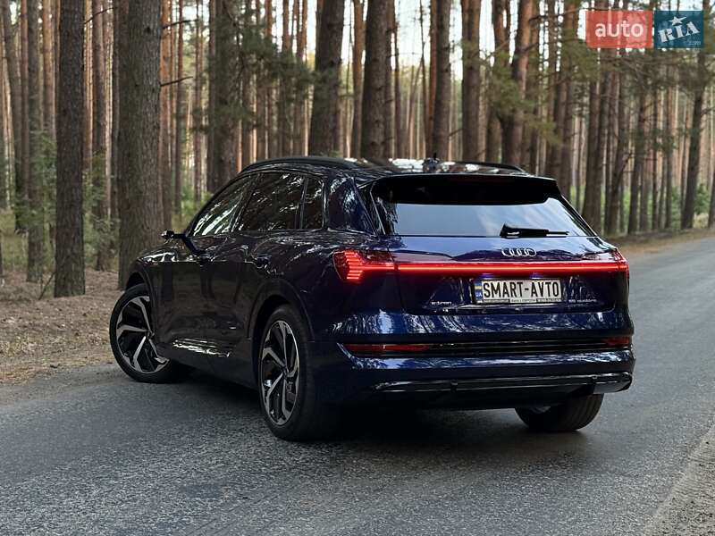 Внедорожник / Кроссовер Audi e-tron 2022 в Киеве