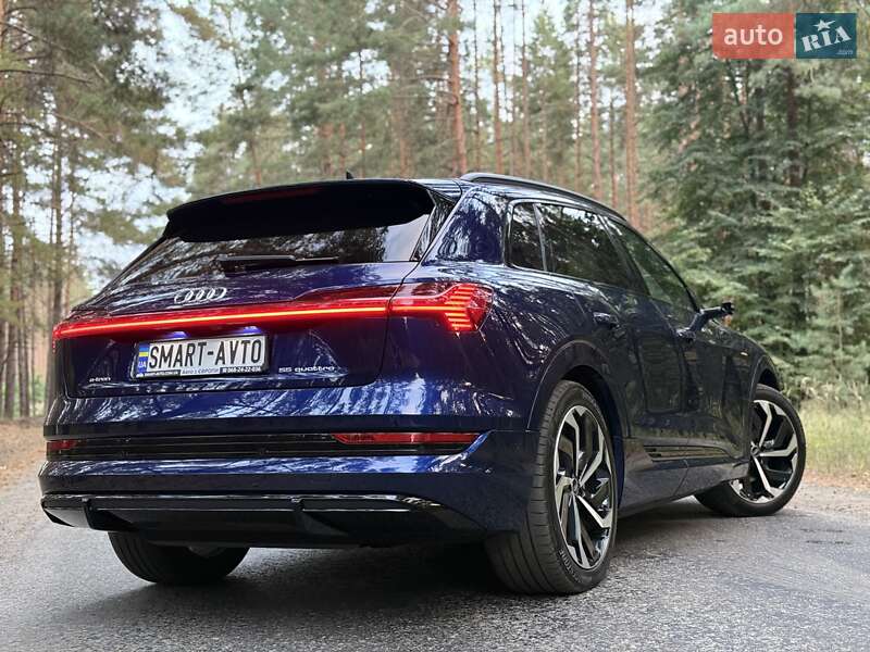 Внедорожник / Кроссовер Audi e-tron 2022 в Киеве