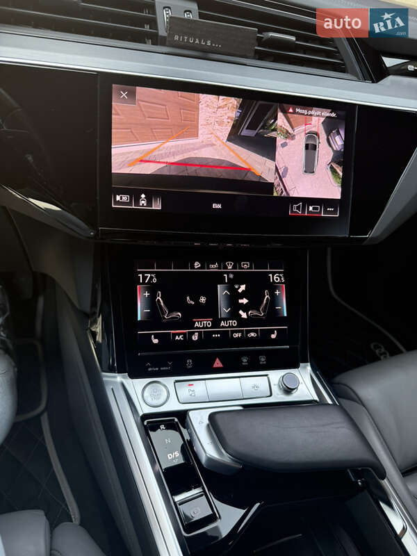 Позашляховик / Кросовер Audi e-tron 2019 в Виноградові