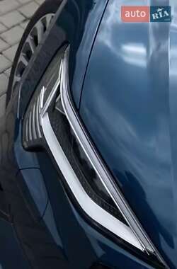 Внедорожник / Кроссовер Audi e-tron 2021 в 