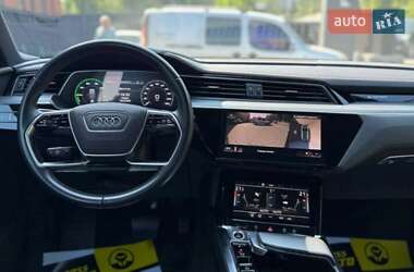 Внедорожник / Кроссовер Audi e-tron 2021 в 