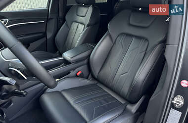 Внедорожник / Кроссовер Audi e-tron 2022 в 
