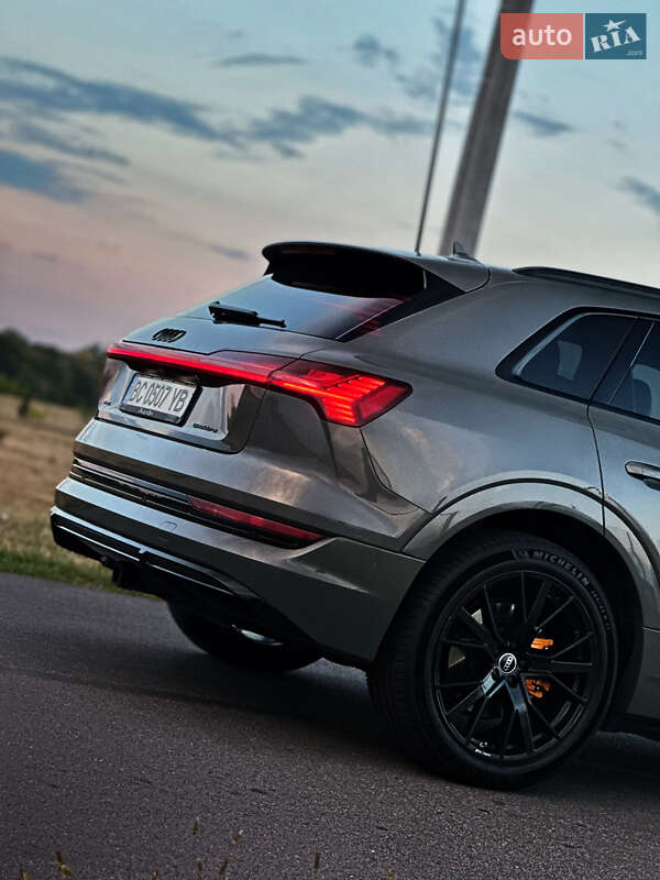 Внедорожник / Кроссовер Audi e-tron 2022 в Лубнах