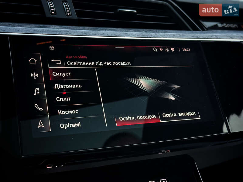 Внедорожник / Кроссовер Audi e-tron 2022 в Лубнах