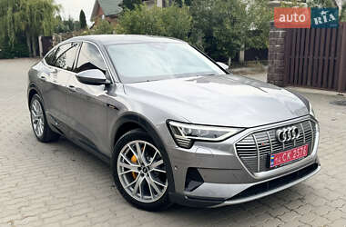 Внедорожник / Кроссовер Audi e-tron 2023 в 