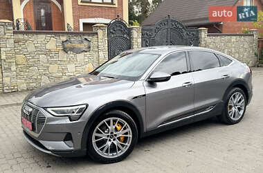 Внедорожник / Кроссовер Audi e-tron 2023 в 
