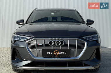 Внедорожник / Кроссовер Audi e-tron 2022 в 
