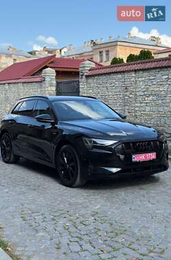 Внедорожник / Кроссовер Audi e-tron 2019 в 