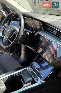 Внедорожник / Кроссовер Audi e-tron 2019 в 