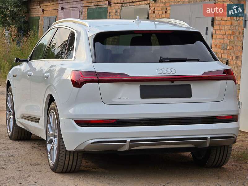 Внедорожник / Кроссовер Audi e-tron 2022 в Житомире