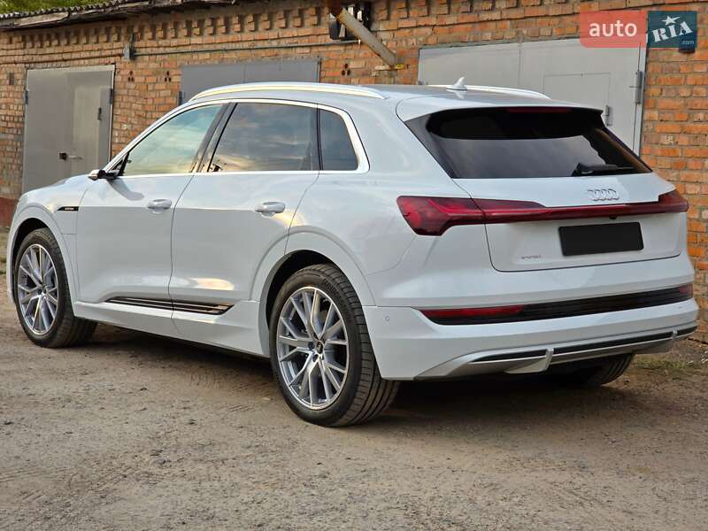 Внедорожник / Кроссовер Audi e-tron 2022 в Житомире