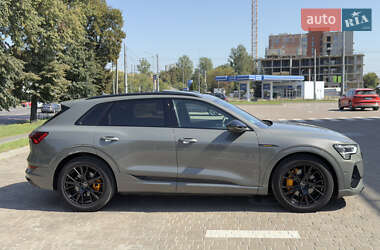 Внедорожник / Кроссовер Audi e-tron 2023 в 