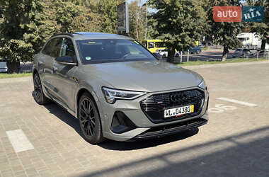 Внедорожник / Кроссовер Audi e-tron 2023 в 