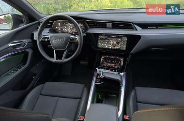 Внедорожник / Кроссовер Audi e-tron 2023 в 