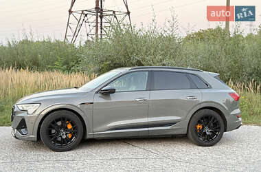 Внедорожник / Кроссовер Audi e-tron 2023 в 