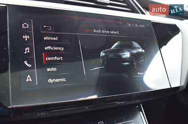 Внедорожник / Кроссовер Audi e-tron 2019 в 