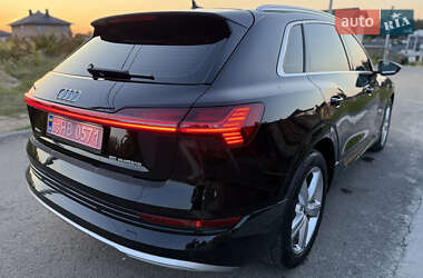 Внедорожник / Кроссовер Audi e-tron 2019 в 