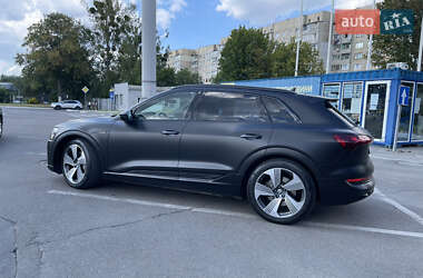 Позашляховик / Кросовер Audi e-tron 2019 в 