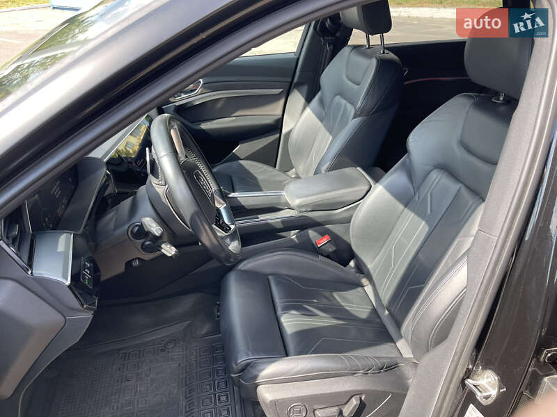 Внедорожник / Кроссовер Audi e-tron 2019 в Львове