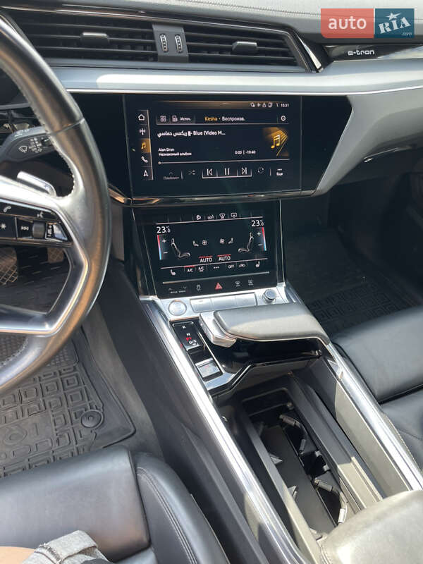 Внедорожник / Кроссовер Audi e-tron 2019 в Львове