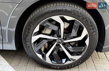 Позашляховик / Кросовер Audi e-tron 2021 в 