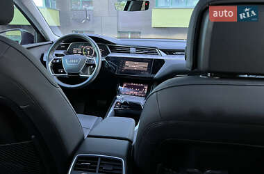 Внедорожник / Кроссовер Audi e-tron 2020 в 