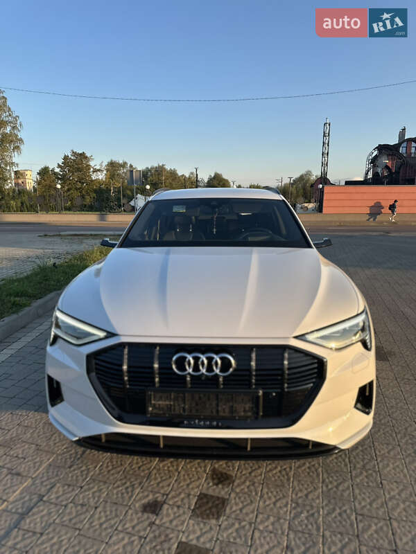 Audi e-tron 2019