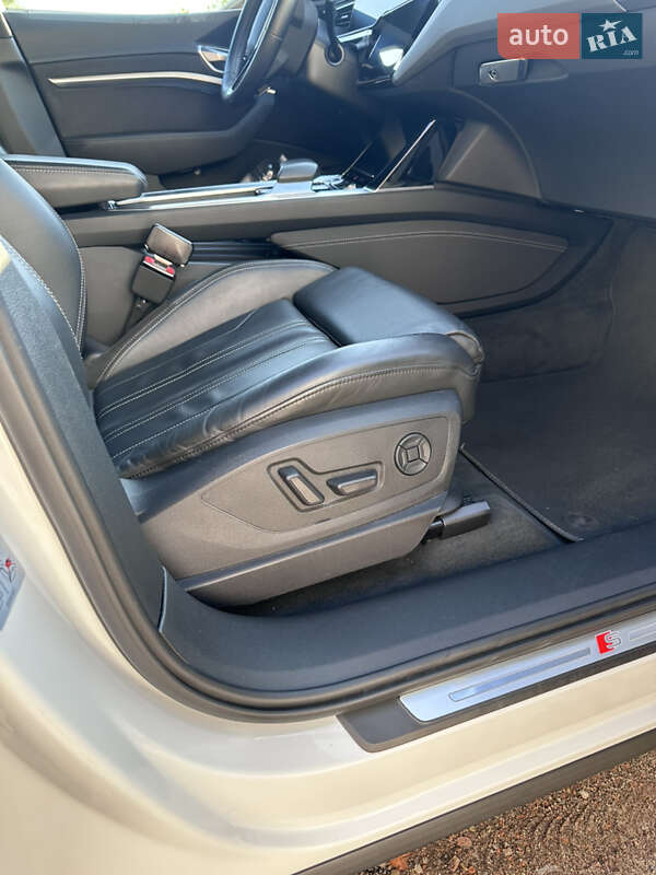 Внедорожник / Кроссовер Audi e-tron 2019 в Дрогобыче