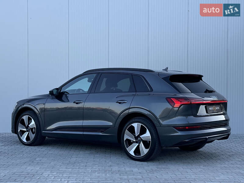 Позашляховик / Кросовер Audi e-tron 2021 в Мукачевому