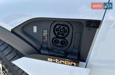 Внедорожник / Кроссовер Audi e-tron 2020 в 
