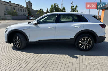Внедорожник / Кроссовер Audi e-tron 2020 в 