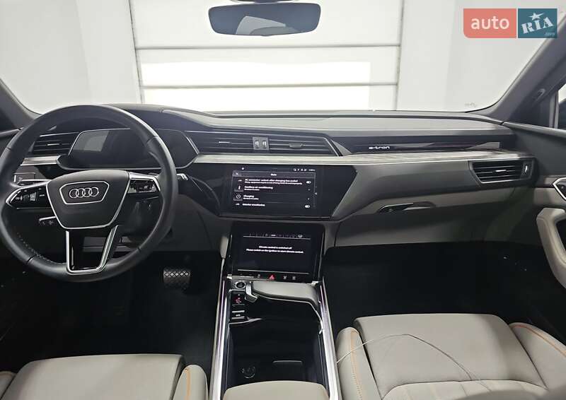 Внедорожник / Кроссовер Audi e-tron 2022 в Киеве