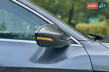Внедорожник / Кроссовер Audi e-tron 2021 в 