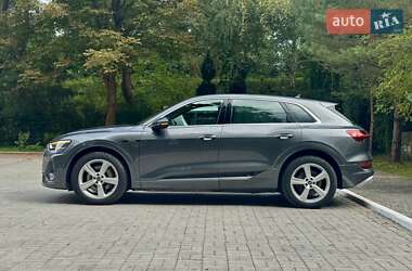 Внедорожник / Кроссовер Audi e-tron 2021 в 
