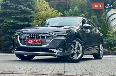 Внедорожник / Кроссовер Audi e-tron 2021 в 