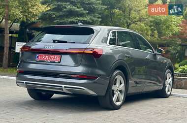 Внедорожник / Кроссовер Audi e-tron 2021 в 