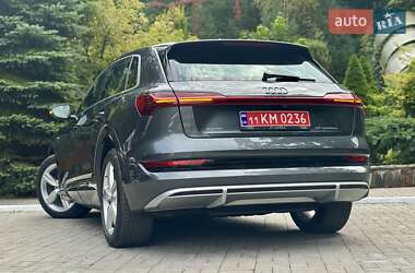 Внедорожник / Кроссовер Audi e-tron 2021 в 