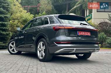 Внедорожник / Кроссовер Audi e-tron 2021 в 