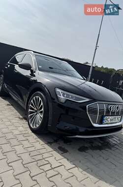 Позашляховик / Кросовер Audi e-tron 2019 в 