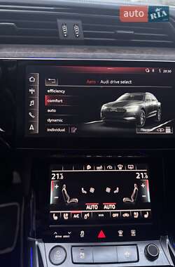Позашляховик / Кросовер Audi e-tron 2019 в 