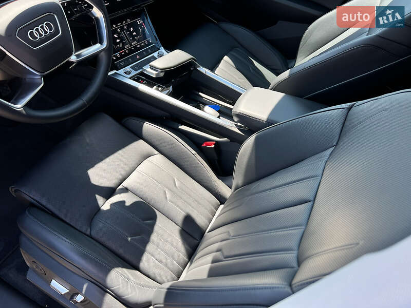 Позашляховик / Кросовер Audi e-tron 2022 в Луцьку
